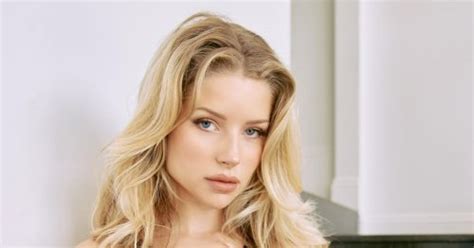 Lottie Moss strips completely naked after earning over £1m on。